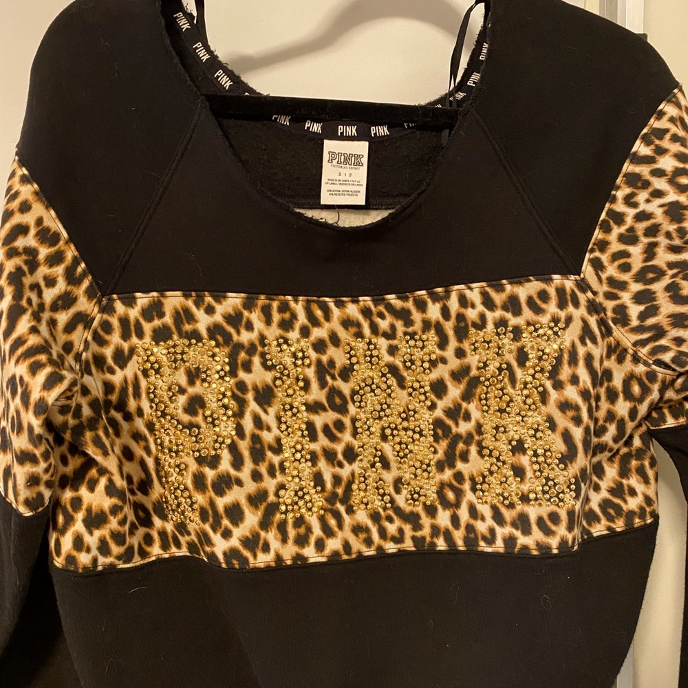 Victoria Secret “PINK” off the shoulder women’s top. Never worn. Size S.